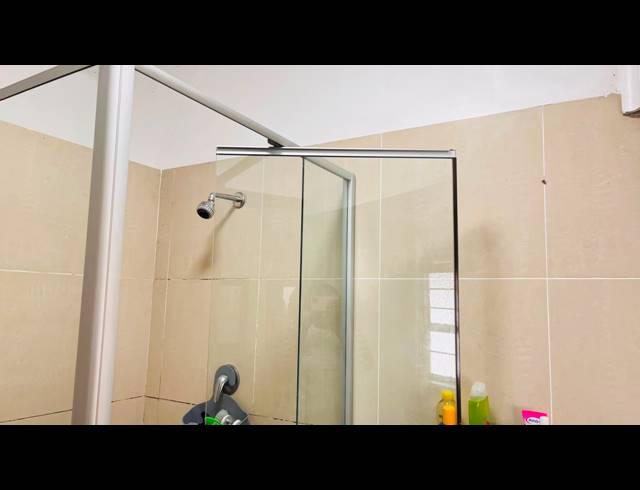 1 BEDROOM FLAT TO LET IN ESSENWOOD